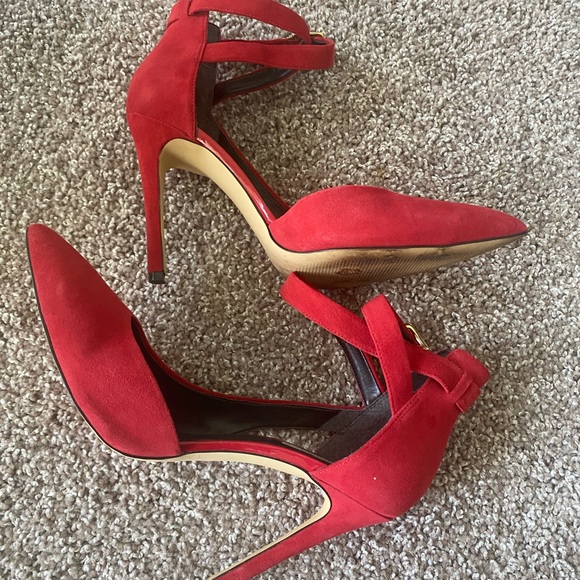 GUESS Ambelu Medium Red Suede Pump 4” Size 10M Pre-owned With Box. - Picture 12 of 12